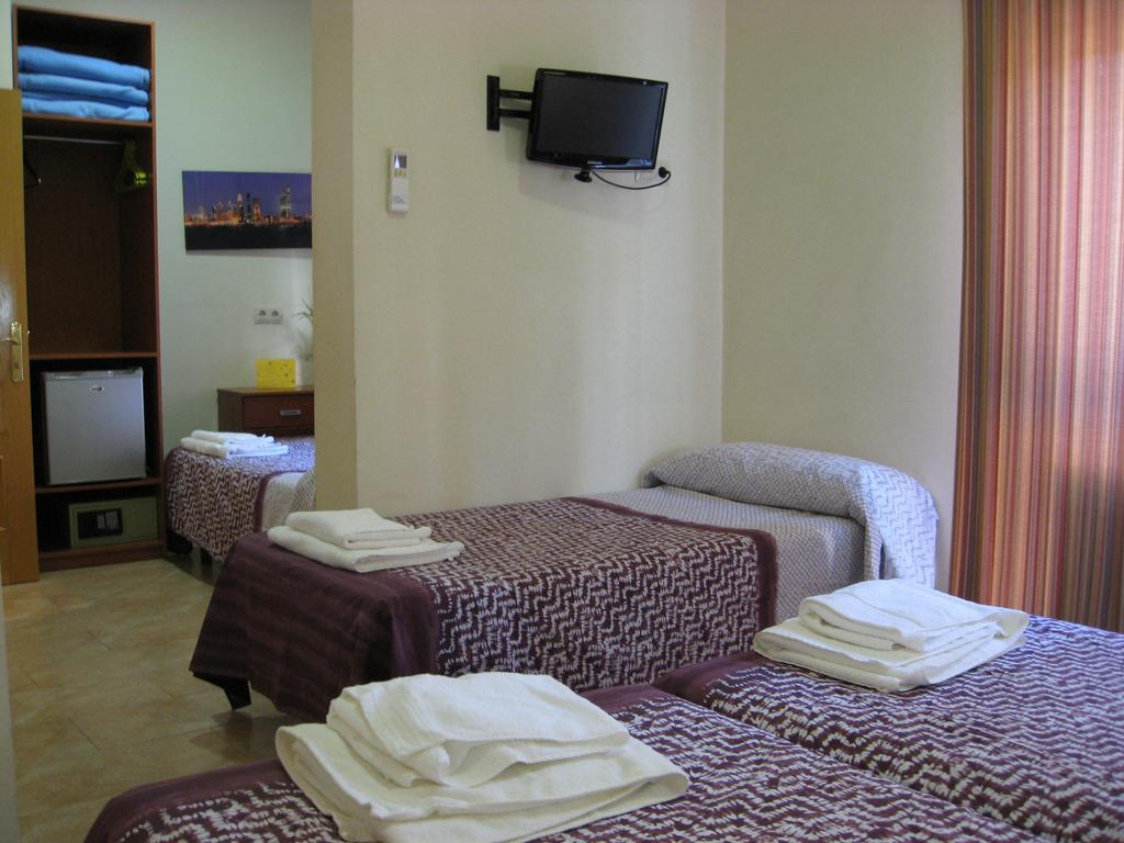 Hostal Tirso Plaza Madrid Exteriör bild