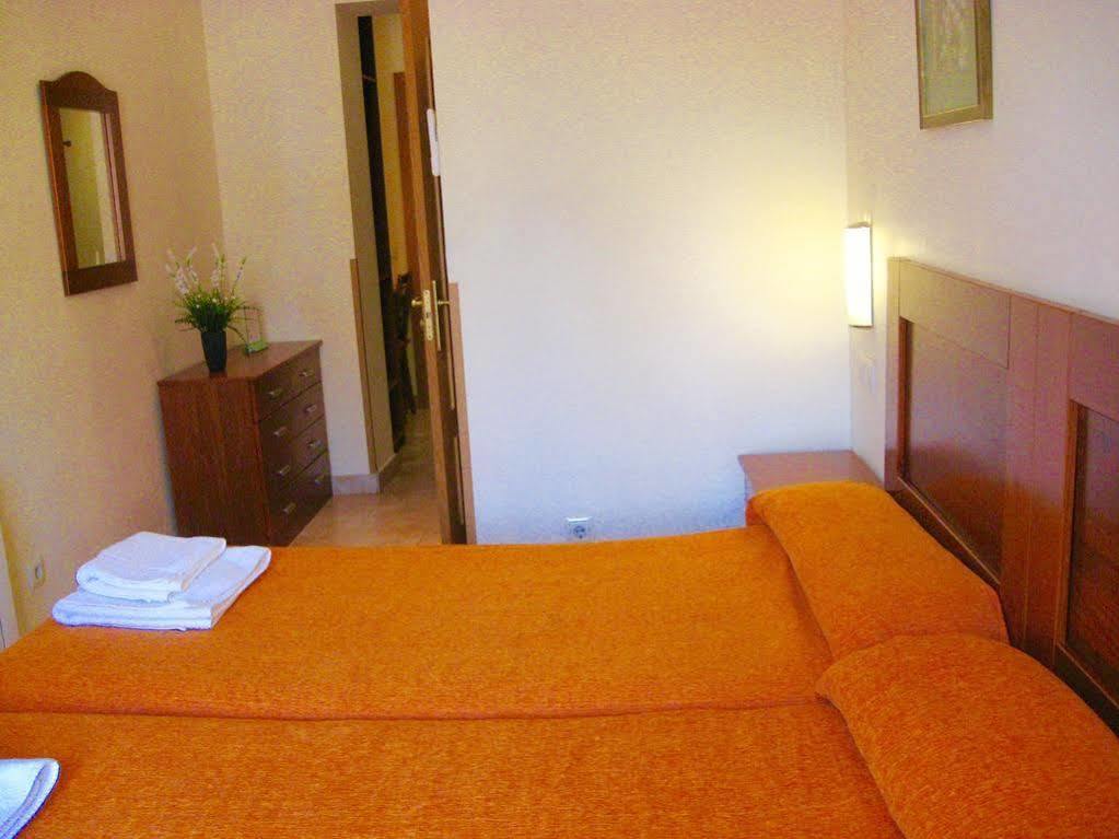 Hostal Tirso Plaza Madrid Exteriör bild