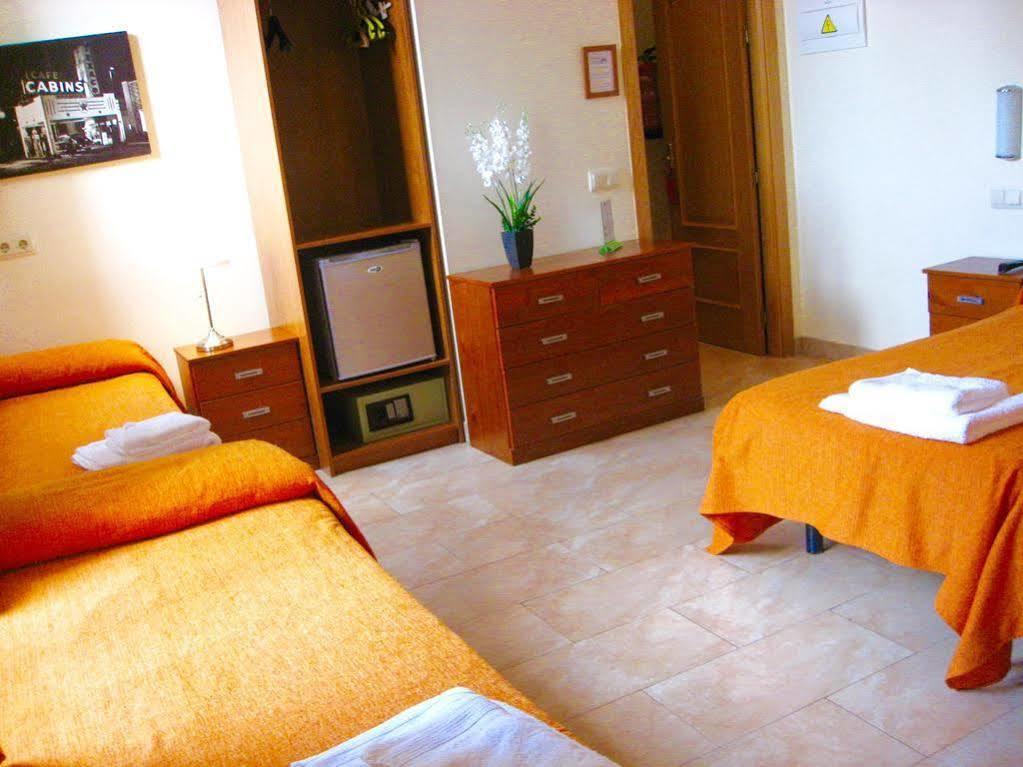 Hostal Tirso Plaza Madrid Exteriör bild