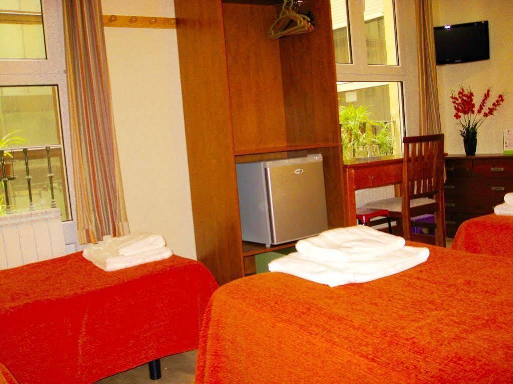 Hostal Tirso Plaza Madrid Exteriör bild