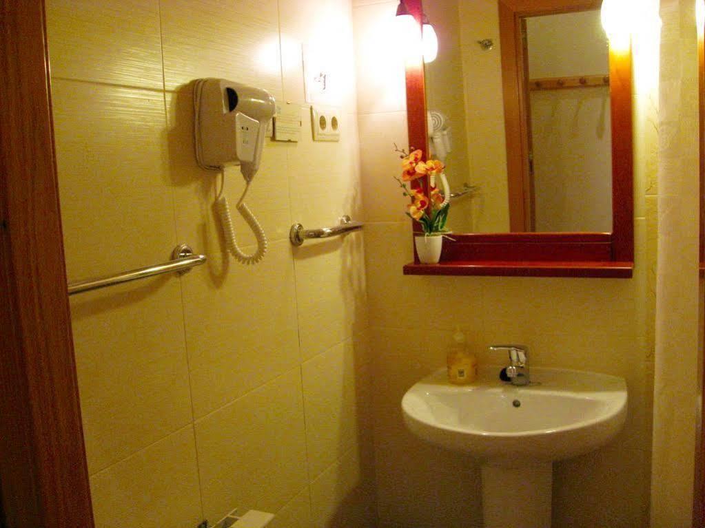 Hostal Tirso Plaza Madrid Exteriör bild