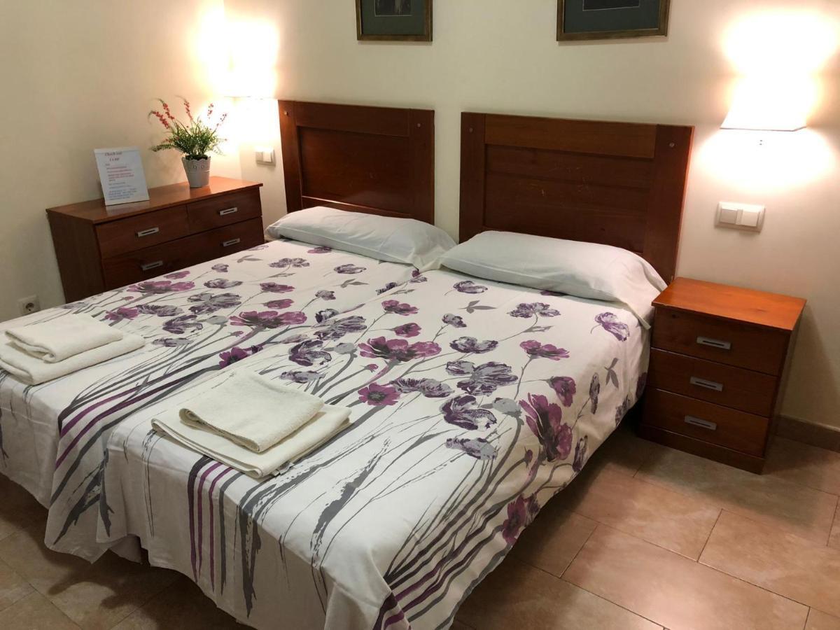 Hostal Tirso Plaza Madrid Exteriör bild