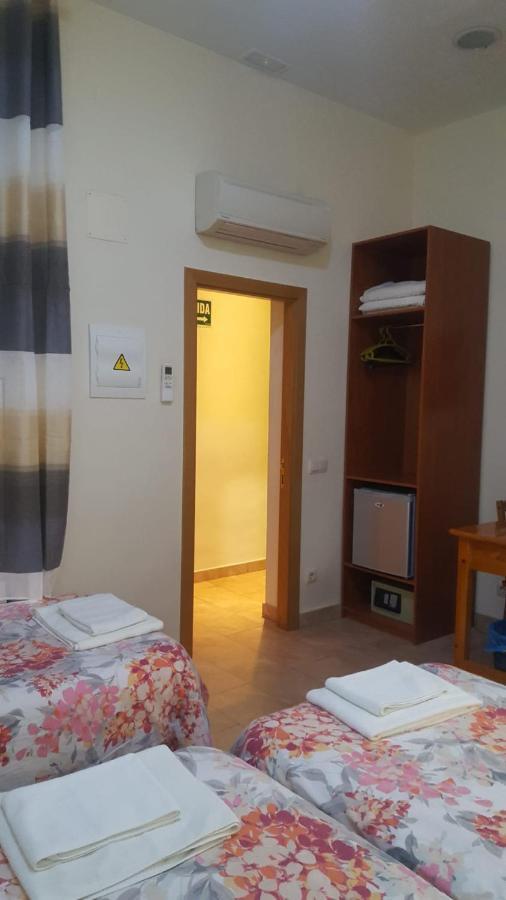 Hostal Tirso Plaza Madrid Exteriör bild